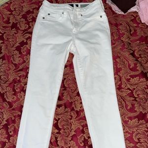 white skinny jeans